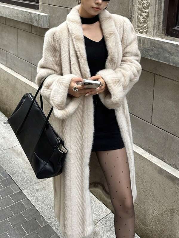 Modischer Damen Mantel mit Kunstfell Futter, Umlegekragen V-Ausschnitt, mittellange warme Winterjacke, luxuriöser bedruckter Mantel geeignet für den täglichen und festlichen Gebrauch