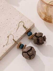 1 Pair Unique Natural Plant Fruit Cracked Football Shaped Pendant Earrings For Women, Naturalistic Style Suitable For Vacation, Party And Daily Wear. Please Note That The Actual Product May Differ From The Image Due To The Natural Material.