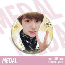 58毫米圆形金属锡制可爱俏皮徽章/胸针吊坠，适合别在背包上或作为女士翻领别针，是节日、生日、纪念日和主题派对的完美礼物 - 彩色 - 查看 5