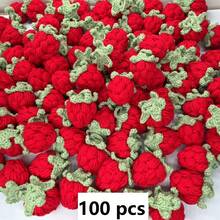 5/10/20/50/100 pezzi Ciondolo a fragola realizzato a mano all'uncinetto | Ciondoli in lana lavorata a maglia rossa e verde, adatti per portachiavi, accessori per telefono e fai-da-te - decorazione regalo perfetta per il compleanno, ciondoli per borse, design giocoso, texture in tessuto, accessori all'uncinetto, ottimi per il Ringraziamento