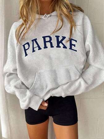 Sudadera con texto "PARKE" de moda otoñal para mujer de talla grande | Sudadera con capucha gráfica | Atuendos navideños, ropa de invierno para mujer, suéteres para mujer, parte superior, abrigos para mujer, blusas para mujer, ropa de invierno para mujer, blusas de manga larga, atuendos de festival para mujer, regalos de Navidad, atuendo del Día de Navidad, blusas negras, curva, atuendo de Año Nuevo