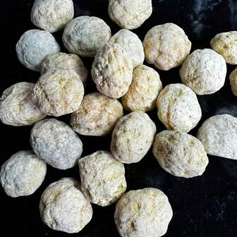 1/3/6pcs Unopened Natural Quartz Geode, Science Toy, Creative Geological Gift, Geode Display, Break Your Own Geode, Crystal Cluster, Raw Crystal Specimen Collection