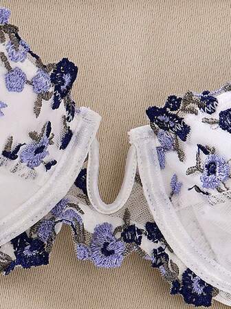 1 套花卉刺绣网眼内衣套装 - 钢圈文胸和内裤