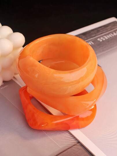 Set de 3 piezas de brazaletes acrílicos con diseño de fruta naranja, combinación elegante y minimalista de brazaletes teñidos, se pueden usar solos o apilados, adecuados para uso diario y vacaciones