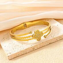 1pc High-Quality 18K Gold Plated Stainless Steel Bangle Bracelet - Inlaid CZ Diamond Heart Pendant, Dual Hollow-Out Design With Beaded Accents, Polished Surface, Spring Clasp Closure, Designed For Women - Suitable For Daily Wear, Formal Events, Anniversary Gifts, And Special Occasions