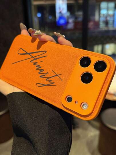 Funda de teléfono de piel sintética con nombre/letra grabada personalizada, compatible con iPhone 17 Pro Max, 17 Pro, 17, 16, 15, 14, 13, 12, 11 Pro Max Plus, con protección de cámara en la tapa trasera