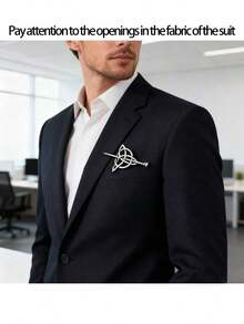 Un broche de nudo celta antiguo, bufanda de invierno unisex, chal y accesorio de moda para suéter, decoración artística para ropa y manualidades