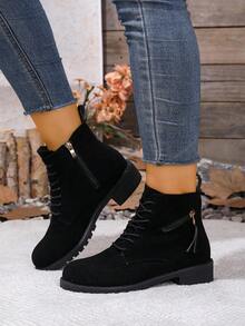 Damen Schnür-Reißverschluss Mode Knöchelstiefel, Gummi-Flachsohle bequem und langanhaltend, einfache Fütterung atmungsaktiv, Veloursleder Material mit matter Oberfläche, Schnür-Reißverschluss Dekordesign für einfaches An- und Ausziehen, passt gut zu Kleidern für einen Retro-Look, klassische nackte Farbe ist immer im, vielseitig für Alltagsfahrten und Partywear geeignet