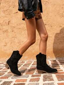 #NewWesternStyleAnkleBoots #WinterWarmBoots #OutdoorWear #VintageBoots Women's Cowboy Western Boots, Round Toe Design, Embroidery Details, Thick Heel, Pull-On Style, Women's Cowboy Boots, Fall Women's Wear, Party, Halloween, Festival, Mid-Calf Brown Boots - 黑色 - 查看 7