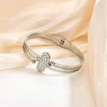 1pc High-Quality 18K Gold Plated Stainless Steel Bangle Bracelet - Inlaid CZ Diamond Heart Pendant, Dual Hollow-Out Design With Beaded Accents, Polished Surface, Spring Clasp Closure, Designed For Women - Suitable For Daily Wear, Formal Events, Anniversary Gifts, And Special Occasions