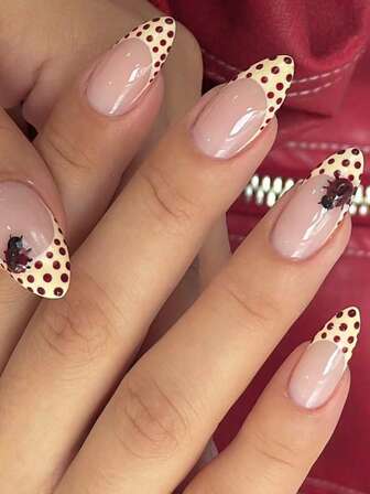 10 st handgjorda beige franska röda prickiga nyckelpiga söta vardagliga nakna eleganta minimalistiska chica lösnaglar