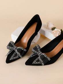 Lot de 2 décorations de chaussures détachables, nœud en cristal noir pour talons hauts, clips élégants et à la mode, parfaits pour les occasions formelles, le bureau, les rendez-vous professionnels, les sorties et les fêtes. - Noir - Voir 1