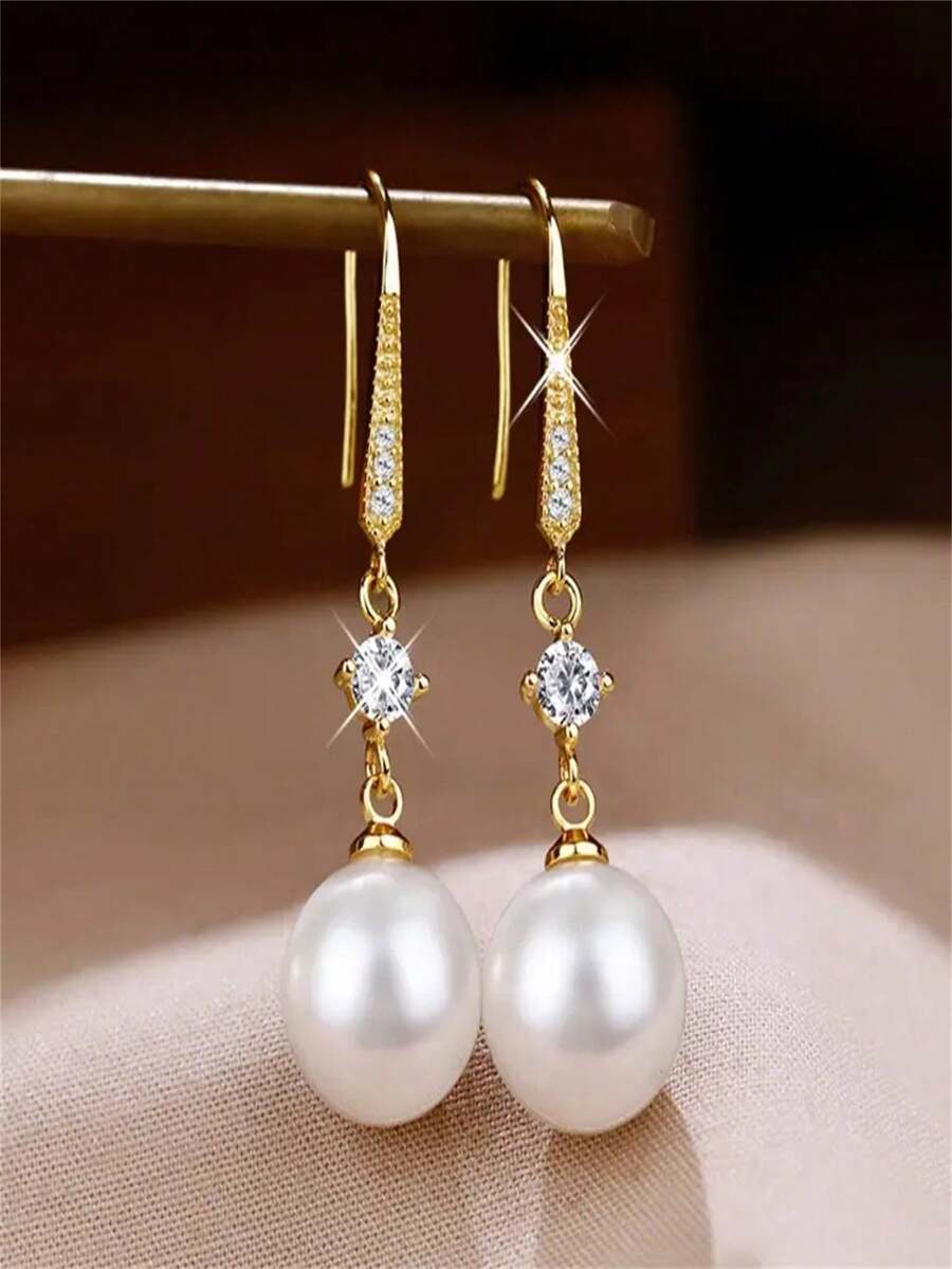 1 paire de boucles d'oreilles à perles de fantaisie pour femmes, boucles d'oreilles polyvalentes ton or, crochets et pendentifs élégants, convenant pour les mariages et diverses occasions, design affinant