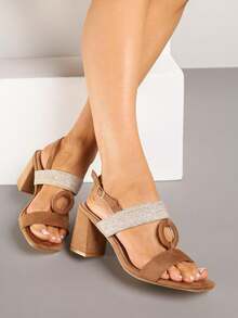 Sandálias de Salto com Trança e Decoração Redonda - Camelo - Ver 4