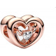 Charm de piedra flotante con corazón radiante de oro rosa