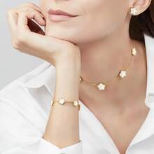 Gold Bracelets Earring Set - 18K Gold Plated Flower Bracelet Chain,Stainless Steel Non Tarnish Floral Pendant Stud Jewelry Sets,Birthday Lucky Mom Wife Daughter Girlfriend - 白色 - 查看 7