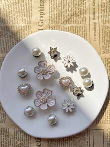 14pcs/Set (White Pearl Flower, Star, Heart, ABS Semi-Circle Pearl) Shoe Clips, DIY Decorations, Suitable For Women's Sandals, Slippers, Beach Bags. Multifunctional Shoe Clips, Ideal As Gifts For Christmas, Halloween And Birthday Parties.