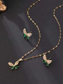 1 Set Schmetterling Halskette Anhänger, Damen Halskette Ohrringe Set, Damen Fingerring Set, grüne Ohrringe, Choker, vollständiges Diamant Design, eingelegt mit super glänzendem kubischen Zirkonia, Edelstahl Halskette, Alltagsmode, Geschenk für Freundin, Halloween Schmuck, Weihnachtsgeschenk Auswahl
