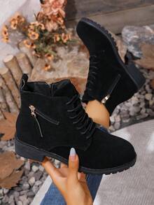 Damen Schnür-Reißverschluss Mode Knöchelstiefel, Gummi-Flachsohle bequem und langanhaltend, einfache Fütterung atmungsaktiv, Veloursleder Material mit matter Oberfläche, Schnür-Reißverschluss Dekordesign für einfaches An- und Ausziehen, passt gut zu Kleidern für einen Retro-Look, klassische nackte Farbe ist immer im, vielseitig für Alltagsfahrten und Partywear geeignet