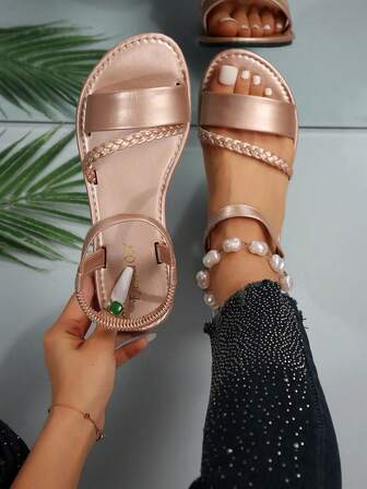 Nuevas sandalias planas de talla grande para mujer con banda elástica, cómodas y de estilo abierto, de moda casual para vacaciones y playa en verano