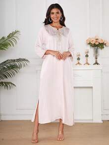 Embroidered 2026 New Style Ramadan Traditional Arabic Women's Elegant Dress, JALABIA With Pockets And Slit Hem, Luxurious Embroidery Design Kaftan Robe - Baby Pink - View 4