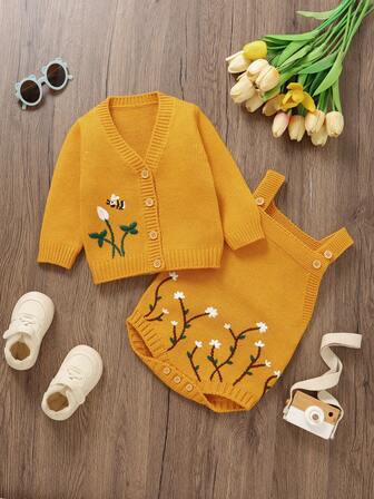 两件套婴儿毛衣套装：V领长袖开衫和刺绣连体衣