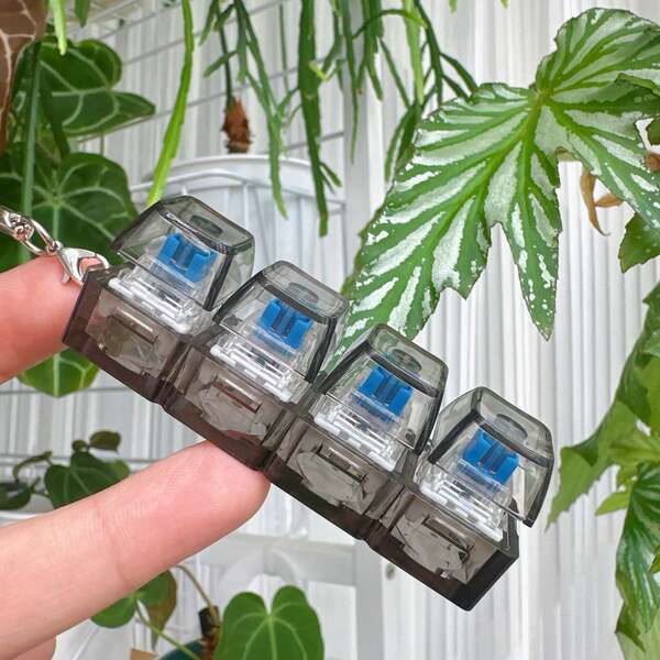 1pc Transparent Multi-Color Stress Relieving Fidget Decorations, Keyboard Stress Relieving Decorations, Keyboard Fidget Keychain, Fidget Keyboard, Stress Relieving Fidget Game, Keyboard Keychain Decorations, Perfect Halloween, Christmas Gift, Party Gift, Birthday Gift, Hobby Collection Party Supplies, Keychain, Desktop Decoration, Mobile Phone Pendant