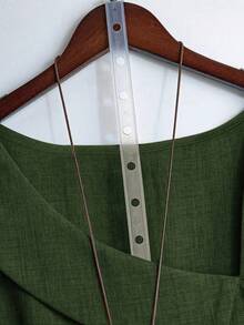 Camicia a maniche lunghe con colletto asimmetrico e polsini arrotolati, di colore unito, adatta a tutte le stagioni, per donne taglia comoda - Verde militare - Visualizzare 5