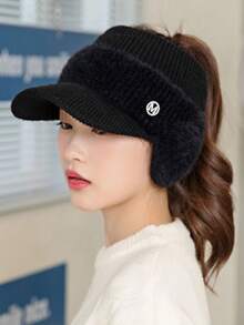 毛绒帽子女冬季新款可爱卡通熊毛绒加厚耳套保暖捕手帽，休闲波西米亚涤纶贴花帽，适合秋冬秋季服装蓬松