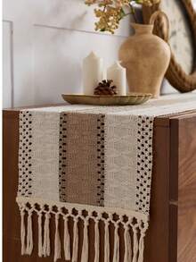 Boho Rustic Farmhouse Dining Table Runners , Dresser Runners Cover Top For Bedroom, Living Room Kitchen, Nightstand, End Table,Fall Thanksgiving Country Table Decor, Bridal Shower, Burlap Table Runner ,Beige Macrame Coffee Table Runners ,Suitable For Bedside Table TV Microwave Washing Machine Refrigerator Dust Cover