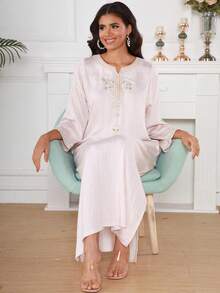 Embroidered 2026 New Style Ramadan Traditional Arabic Women's Elegant Dress, JALABIA With Pockets And Slit Hem, Luxurious Embroidery Design Kaftan Robe - Baby Pink - View 11