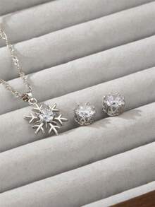 3 Pieces/Set Of Fashionable, Luxurious And Exquisite Christmas Snowflake Pendant Round Earring Necklace Set Suitable For Daily And Holiday Decorations Christmas Surprise Gift For Family And Girlfriend