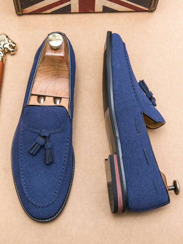 New Fashionable Vintage Men's Slip-On Penny Loafers, Gentleman's Leather Dress Shoes, Stylish Moccasins, Comfortable Slip-On Shoes, Breathable Soft-Sole Driving Shoes, Business Formal Men's Leather Shoes, Daily Commute Shoes, Elegant Round-Toe Solid Color Leather Dress Shoes, Casual Suit-Matching Men's Leisure Shoes. Suitable For Middle-Aged, Young People, Students Back-To-School, Graduation Ceremony, College Party, Banquet, Wedding Groom Shoes, Social Occasions, And Plus Size Men's Shoes For Spring, Summer, And Autumn.