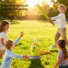 La máquina de ejercicios de fitness con forma de cactus 4 en 1 viene con un control remoto e incluye cuatro juegos divertidos: saltar la cuerda, béisbol, lanzamiento de aros y lanzamiento de cohetes. Perfecto para niños de 3 a 15 años, sirve como un regalo fantástico para cumpleaños, Pascua, Halloween o Navidad, y funciona bien tanto en entornos interiores como exteriores.