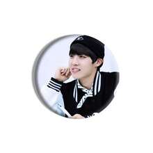 防弹男士团体周边徽章，卡通可爱胸针徽章，生日礼物，朋友和情侣礼物