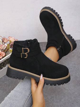 Höst/Vinter 1 par damstövlar med dubbelt bältesspänne, dragkedja i sidan, tjock sula, fotkängor, rund tå, bekväma, brittiska stövlar, motorcykelstövlar