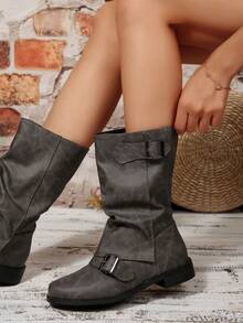 Botas Médias Versáteis Marrons com Fivela, Bico Redondo, Plissado em Couro, Uso Externo da Moda para Mulheres