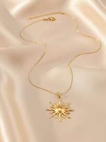 1pc Adjustable Gold Sun Pendant Necklace, Vintage Style Gold Sun Shaped Pendant With Radiant Sunburst Details, Fashionable Jewelry Suitable For Autumn, Beach Vacation, And Daily Wear