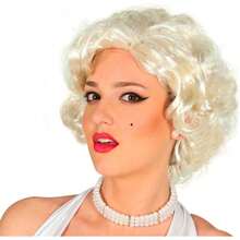 Fiestas Guirca Peruca Symbol em Caixa para Disfarces Femininos e Festas Temáticas, Peruca Cacheada Prateada, Estilo Retro e Glamouroso com Cabelos Volumosos e Atraentes, Perfeita para Celebrações, Eventos de Moda e Cosplay - Multicolorido - Ver 3