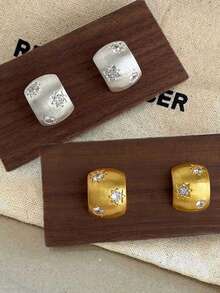 1 件复古镀金镂空四叶花耳环，精致百搭奢华小众设计耳环 - 花紋耳環 - 查看 11