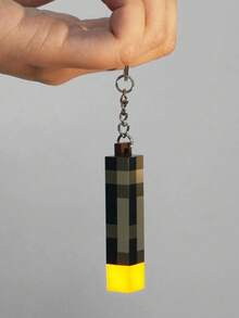 Minecraft Chaveiro decorativo com lanterna de pixel da série Comemorativa, 1 peça, luz noturna, iluminação para aventura ao ar livre, carregamento USB monocromático/sete cores do Minecraft, lanterna com cabo de carregamento, luz noturna, luz decorativa para atmosfera, lanterna, luz ambiente LED para quarto, sala de jogos, corredor, decoração para casa, coleção de presentes de jogos eletrônicos, decoração para festa, presente de Natal