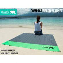 Beach BlanketCompact Pocket Blanket 55x60 - Waterproof Ground Cover, Sand Proof Picnic Travel, Hiking, Camping, Festival, Sports - Durable Tarp Corner Pockets, Loops, Bag - Trébol Verde - Ver 3