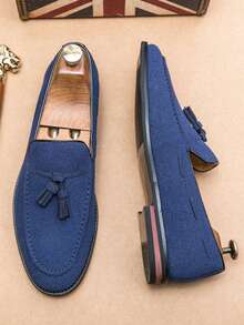 New Fashionable Vintage Men's Slip-On Penny Loafers, Gentleman's Leather Dress Shoes, Stylish Moccasins, Comfortable Slip-On Shoes, Breathable Soft-Sole Driving Shoes, Business Formal Men's Leather Shoes, Daily Commute Shoes, Elegant Round-Toe Solid Color Leather Dress Shoes, Casual Suit-Matching Men's Leisure Shoes. Suitable For Middle-Aged, Young People, Students Back-To-School, Graduation Ceremony, College Party, Banquet, Wedding Groom Shoes, Social Occasions, And Plus Size Men's Shoes For Spring, Summer, And Autumn.