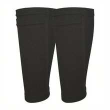 قطعتان من أكمام الجوارب الواقية للساق من الدرجة الاحترافية لتحسين تدريب كرة القدم الخاص بك. مصممة للاستخدام في كرة القدم الخارجية، وتتميز بقماش شبكي قابل للتنفس يعمل على امتصاص العرق بفعالية، مما يبقي ساقيك جافتين ومريحتين أثناء المباريات والجلسات التدريبية الشديدة. التصميم المحكم يضمن بقاء الواقيات للساق في مكانها بأمان، مما يوفر حماية موثوقة ضد الصدمات.