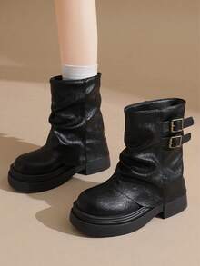 2025年春秋新款英伦风女靴复古中筒靴厚底黑色短靴