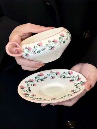 1 Juego de taza y platillo de cerámica con forma de embudo, pintados a mano con flores, mariposas y libélulas, taza de café con leche y platillo de estilo minimalista francés, taza y platillo de té de la tarde vintage, adecuado para restaurante, sala de estar, cafetería, pastelería