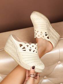 Breathable Laser Cut Closed Toe Lightweight Fashionable Espadrille Wedge Slide Sandals For Women - Beige - View 3