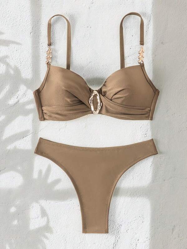 KEKE VEST Biquíni com Detalhes Dourados e Design que Valoriza as Curvas 2025 XX540