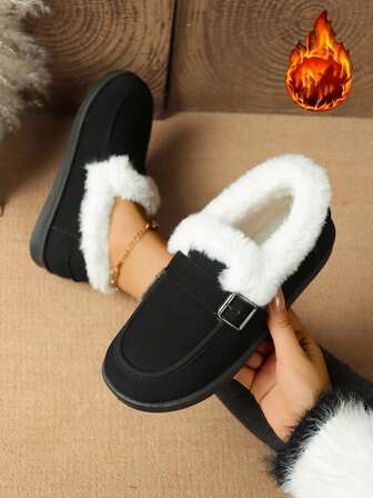 Minimalistiska snöstövlar, svarta och bruna mockastövlar med mjukt foder och spännedekor, molnliknande bekväma vinterstövlar, pälsstövlar