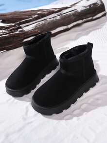 2025 Bottes de neige courtes rétro doublées thermiques pour femmes, bottes fourrées élégantes pour le port en extérieur, doublure en peluche chaude, mode épaisse semelle antidérapante, bottes d'hiver simples à enfiler, convient pour le bureau quotidien, les sorties, les achats, les déplacements, les fêtes, la remise des diplômes, Noël, la Saint-Valentin